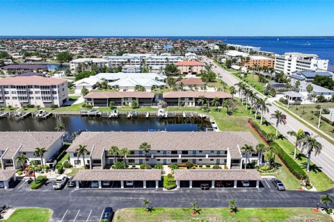 Condo in Punta Gorda, Florida, 2 bedrooms  № 1631565 - photo 1