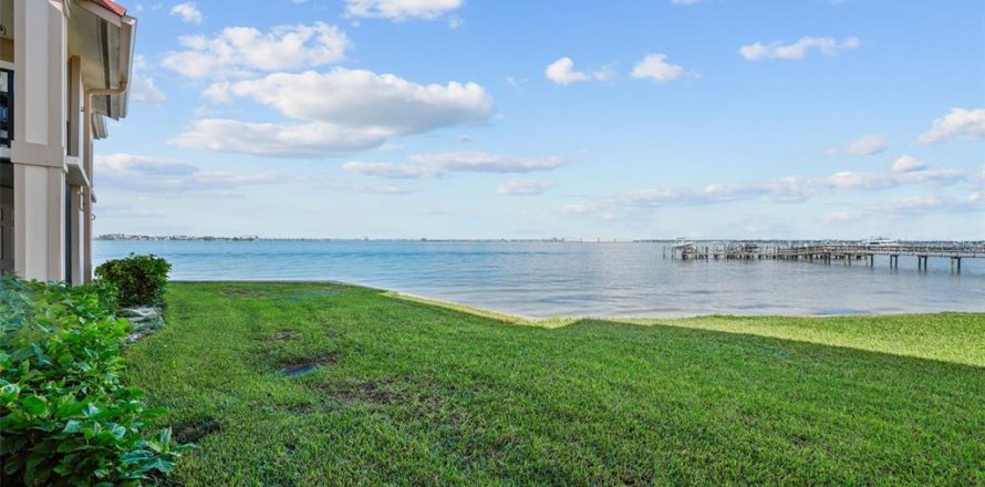 Condo à Saint Petersburg, Floride, 2 chambres  № 1736743