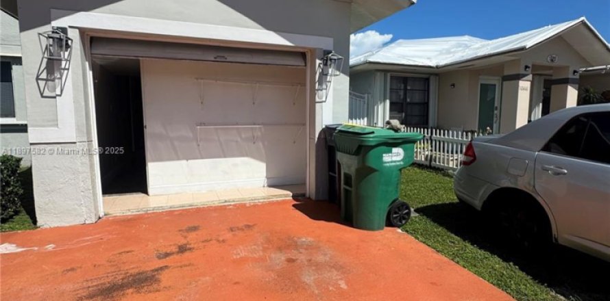 Коммерческая недвижимость в Катлер-Бей, Флорида 127.55м2 № 1949121