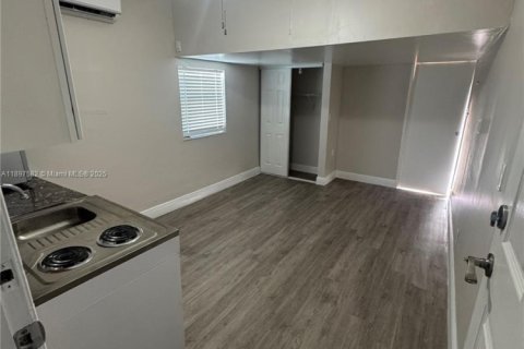 Снять в аренду коммерческую недвижимость в Катлер-Бей, Флорида 127.55м2, № 1949121 - фото 3