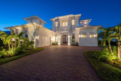 House in Palmetto, Florida 4 bedrooms, 313.08 sq.m. № 2394091