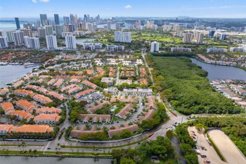 Купить виллу или дом в Авентура, Флорида 2 спальни, 126.16м2, № 2049103 - фото 21