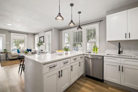 Купить виллу или дом в Тампа, Флорида 6 комнат, 121.14м2, № 1914173 - фото 10