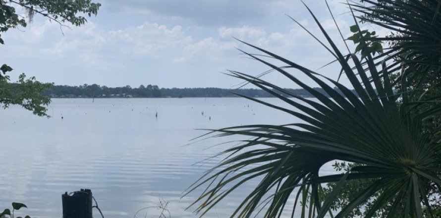 Terreno en De Funiak Springs, Florida № 590351