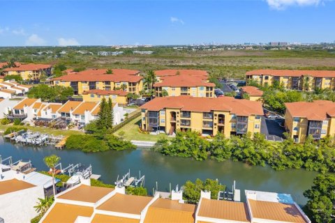 Condominio en Tampa, Florida, 1 dormitorio  № 2109981