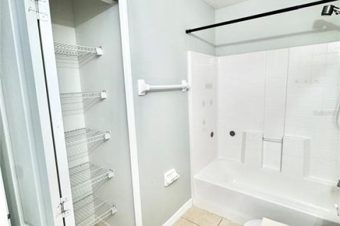 Купить виллу или дом в Санфорд, Флорида 3 комнаты, 215.63м2, № 2150454 - фото 28