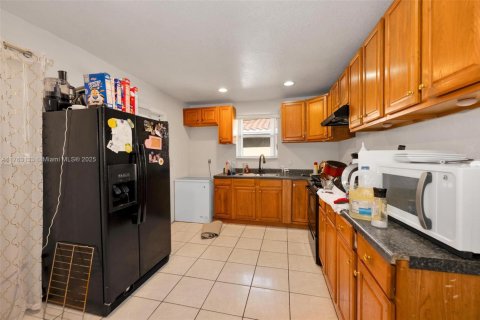 Casa en venta en Fort Lauderdale, Florida, 3 dormitorios, 127.65 m2 № 1700623 - foto 4
