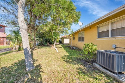 Casa en venta en Fort Lauderdale, Florida, 3 dormitorios, 127.65 m2 № 1700623 - foto 13