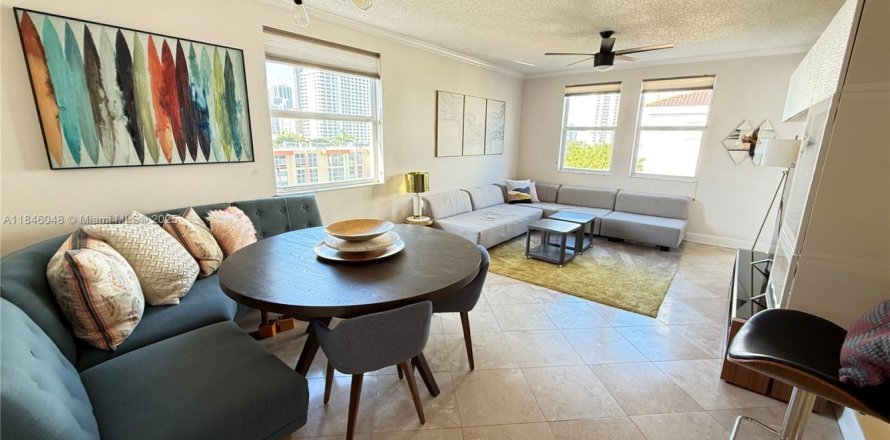 Condo in Sunny Isles Beach, Florida, 2 bedrooms  № 1842887