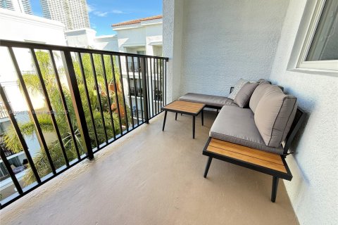Condo in Sunny Isles Beach, Florida, 2 bedrooms  № 1842887 - photo 16