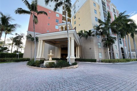 Condo in Sunny Isles Beach, Florida, 2 bedrooms  № 1842887 - photo 27