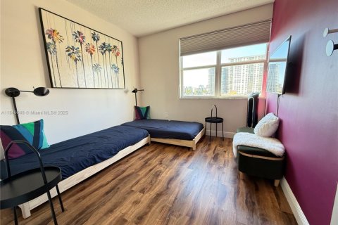 Condo in Sunny Isles Beach, Florida, 2 bedrooms  № 1842887 - photo 19