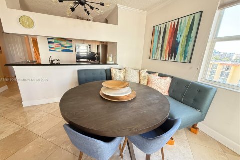 Condo in Sunny Isles Beach, Florida, 2 bedrooms  № 1842887 - photo 2