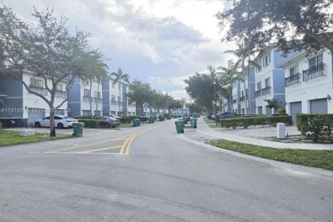 Купить таунхаус в Лодерхилл, Флорида 3 спальни, 126.35м2, № 2046320 - фото 17