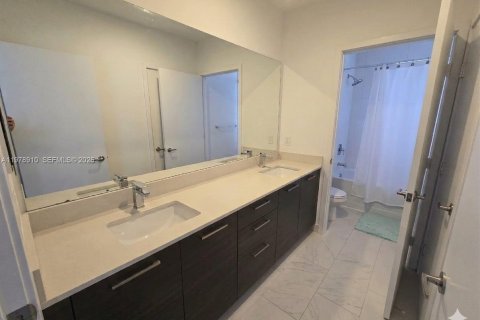 Купить таунхаус в Лодерхилл, Флорида 3 спальни, 126.35м2, № 2046320 - фото 24