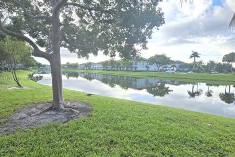 Купить таунхаус в Лодерхилл, Флорида 3 спальни, 126.35м2, № 2046320 - фото 18