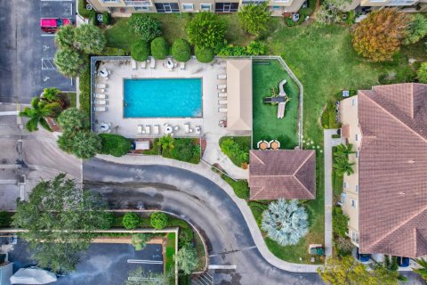 Condo in Tequesta, Florida, 3 bedrooms № 2261972 - photo 1