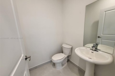 House in Homestead, Florida 3 bedrooms № 1994117 - photo 7