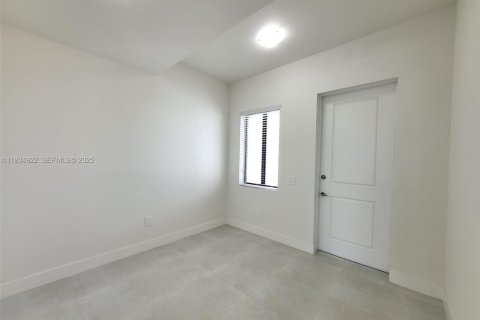 House in Homestead, Florida 3 bedrooms № 1994117 - photo 5