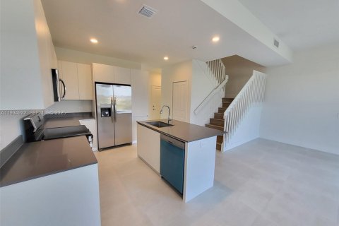 House in Homestead, Florida 3 bedrooms № 1994117 - photo 10