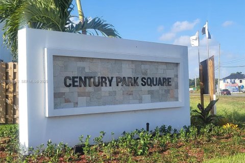 House in Homestead, Florida 3 bedrooms № 1994117 - photo 1