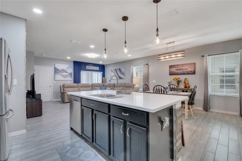 Townhouse in Kissimmee, Florida 3 bedrooms, 173.73 sq.m. № 1917645 - photo 5