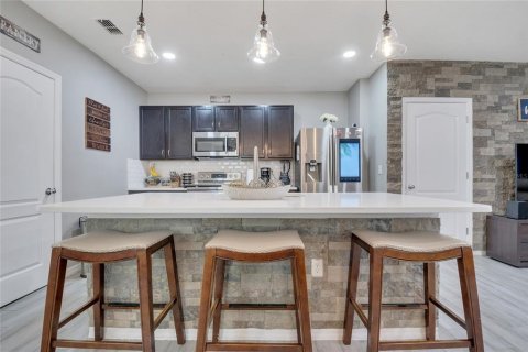 Townhouse in Kissimmee, Florida 3 bedrooms, 173.73 sq.m. № 1917645 - photo 4