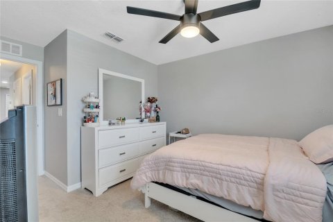 Townhouse in Kissimmee, Florida 3 bedrooms, 173.73 sq.m. № 1917645 - photo 13