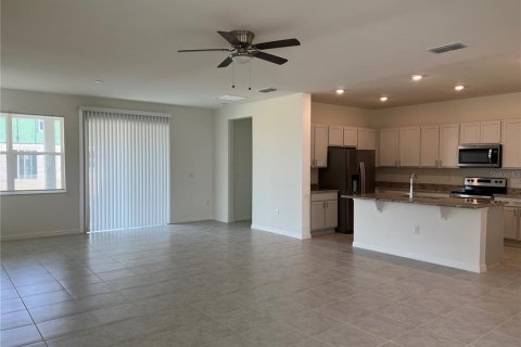 Villa ou maison à louer à Davenport, Floride: 4 chambres, 216.74 m2 № 2096084 - photo 5