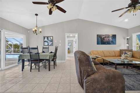 Villa ou maison à vendre à Punta Gorda, Floride: 3 chambres, 197.6 m2 № 2356491 - photo 10
