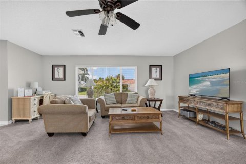 Villa ou maison à vendre à Punta Gorda, Floride: 3 chambres, 197.6 m2 № 2356491 - photo 7