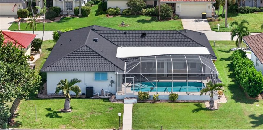 Villa ou maison à Punta Gorda, Floride 3 chambres, 197.6 m2 № 2356491