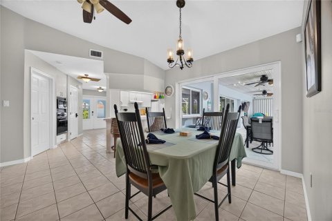 Villa ou maison à vendre à Punta Gorda, Floride: 3 chambres, 197.6 m2 № 2356491 - photo 13