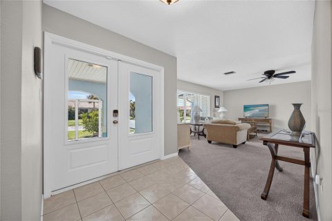 Villa ou maison à vendre à Punta Gorda, Floride: 3 chambres, 197.6 m2 № 2356491 - photo 5