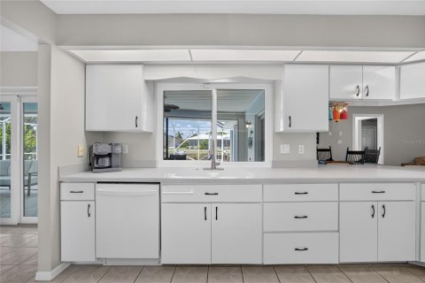 Villa ou maison à vendre à Punta Gorda, Floride: 3 chambres, 197.6 m2 № 2356491 - photo 16