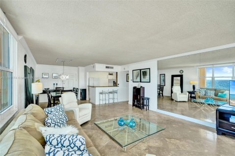 Copropriété à louer à Hollywood, Floride: 2 chambres, 111.3 m2 № 1946355 - photo 7