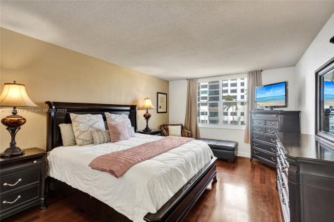Copropriété à louer à Hollywood, Floride: 2 chambres, 111.3 m2 № 1946355 - photo 17