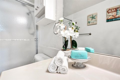 Copropriété à louer à Hollywood, Floride: 2 chambres, 111.3 m2 № 1946355 - photo 21