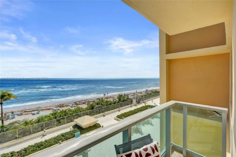 Copropriété à louer à Hollywood, Floride: 2 chambres, 111.3 m2 № 1946355 - photo 4