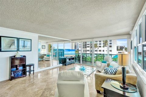 Copropriété à louer à Hollywood, Floride: 2 chambres, 111.3 m2 № 1946355 - photo 9