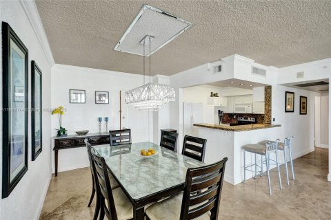 Copropriété à louer à Hollywood, Floride: 2 chambres, 111.3 m2 № 1946355 - photo 10