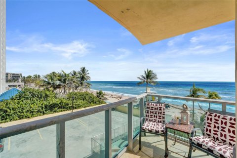 Copropriété à louer à Hollywood, Floride: 2 chambres, 111.3 m2 № 1946355 - photo 3