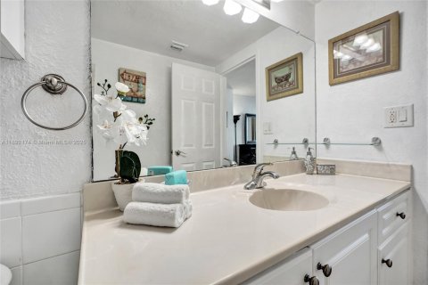 Copropriété à louer à Hollywood, Floride: 2 chambres, 111.3 m2 № 1946355 - photo 22