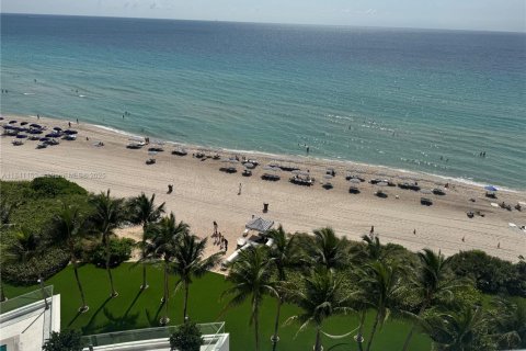 Купить кондоминиум в Санни-Айлс-Бич, Флорида 1 спальня, 103.12м2, № 1936735 - фото 23