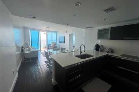 Купить кондоминиум в Санни-Айлс-Бич, Флорида 1 спальня, 103.12м2, № 1936735 - фото 4