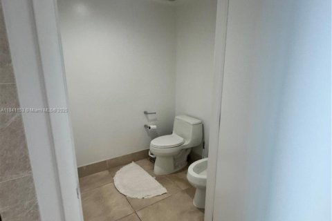 Купить кондоминиум в Санни-Айлс-Бич, Флорида 1 спальня, 103.12м2, № 1936735 - фото 12