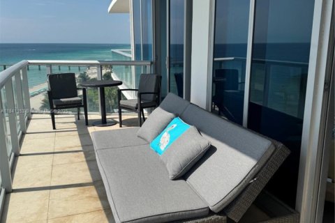 Купить кондоминиум в Санни-Айлс-Бич, Флорида 1 спальня, 103.12м2, № 1936735 - фото 22