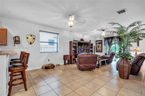 House in Homestead, Florida 5 bedrooms, 271.65 sq.m. № 1707726 - photo 16