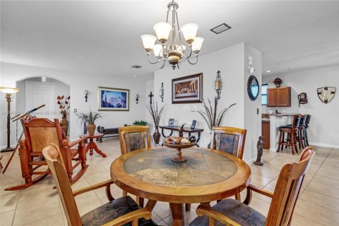 House in Homestead, Florida 5 bedrooms, 271.65 sq.m. № 1707726 - photo 14
