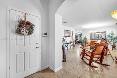 House in Homestead, Florida 5 bedrooms, 271.65 sq.m. № 1707726 - photo 11
